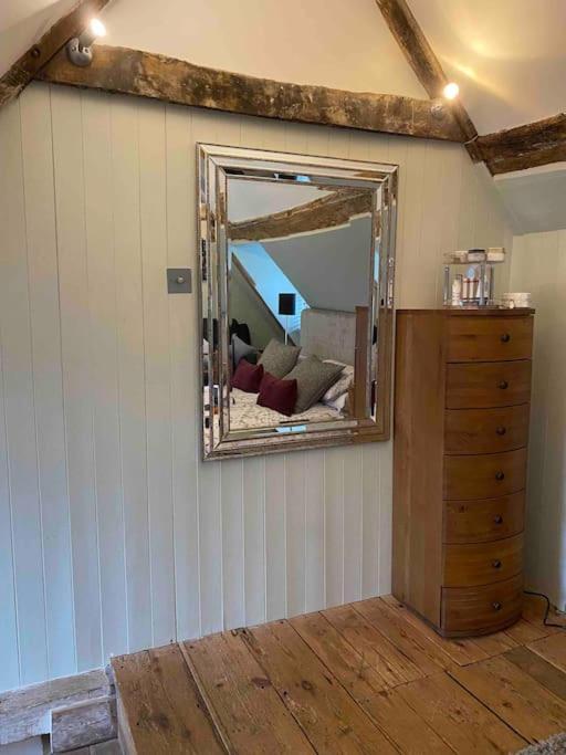 Stunning 2 Bedroom Flat In A Central Location New Alresford Luaran gambar